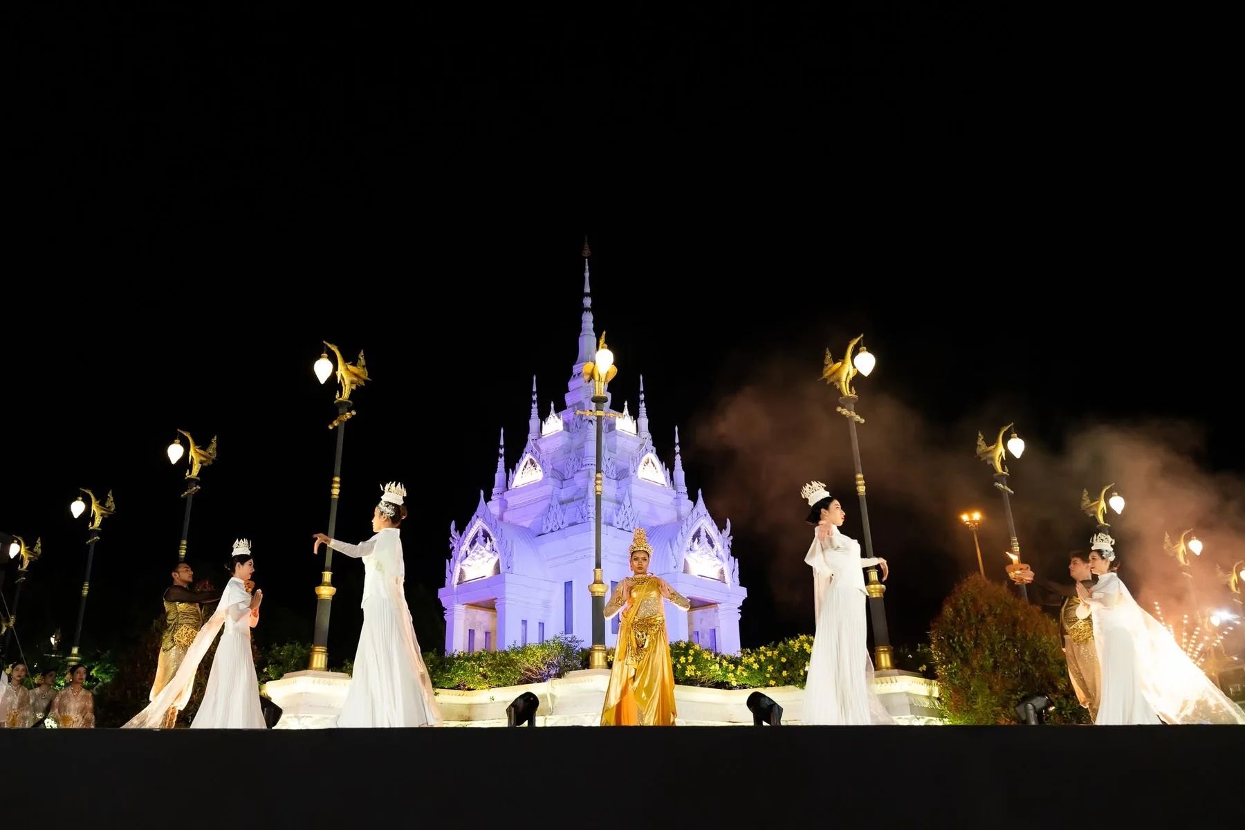 การแสดงศิลปวัฒนธรรมหน้าองค์พระธาตุ