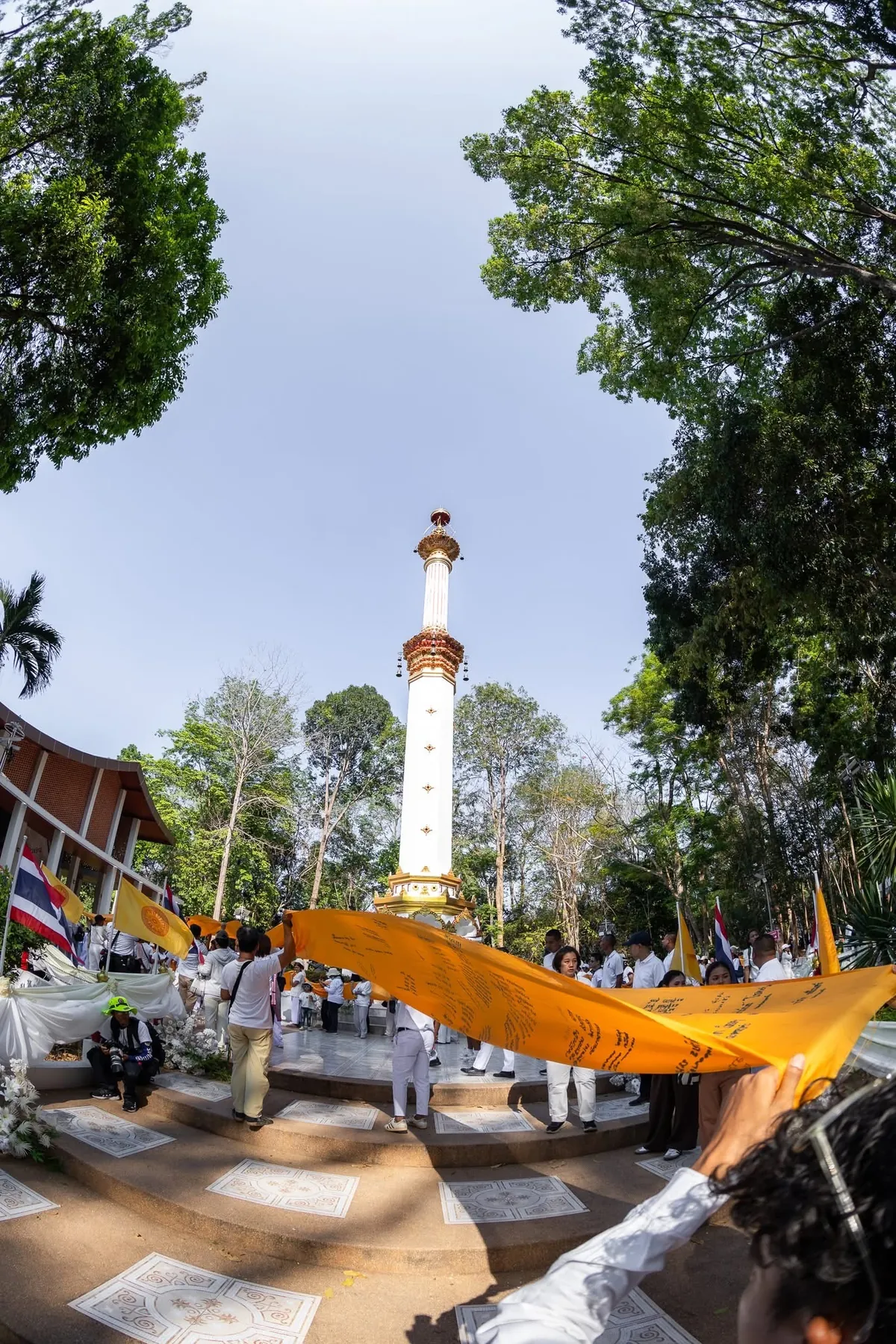 พิธีห่มผ้ารอบองค์พระธาตุศรีสุราษฎร์