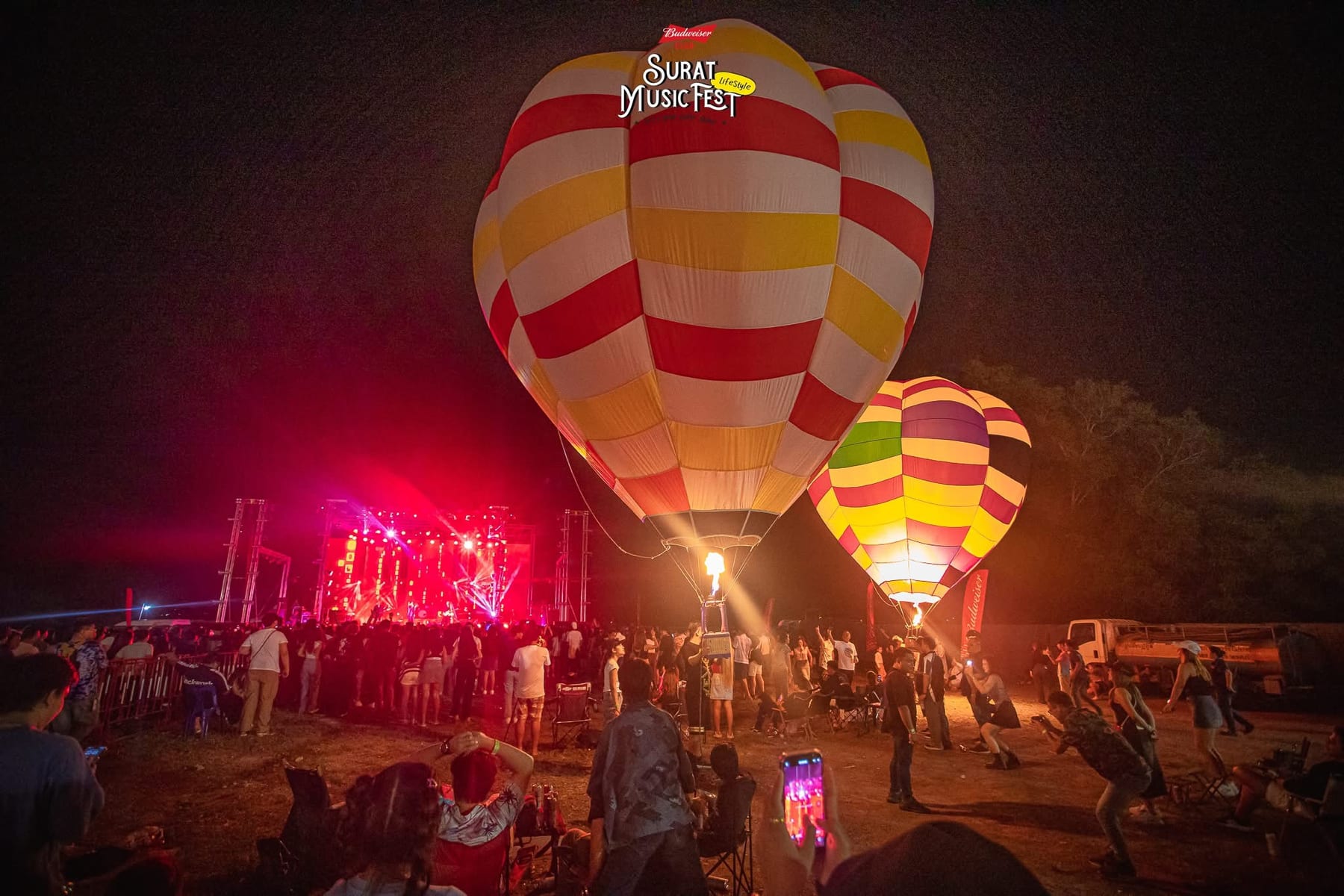 Surat Music Fest — บอลลูนและบรรยากาศยามค่ำคืน